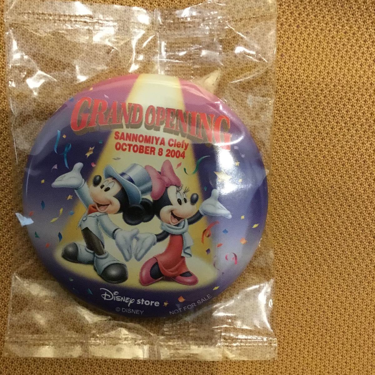 数々の賞を受賞 ディズニーストア三宮 神戸 グランドオープニング 記念ピンと缶バッジ 送料無料 Lacistitis Es 数々の賞を受賞 ディズニーストア三宮 神戸 グランドオープニング 記念ピンと缶バッジ 送料無料 Lacistitis Es