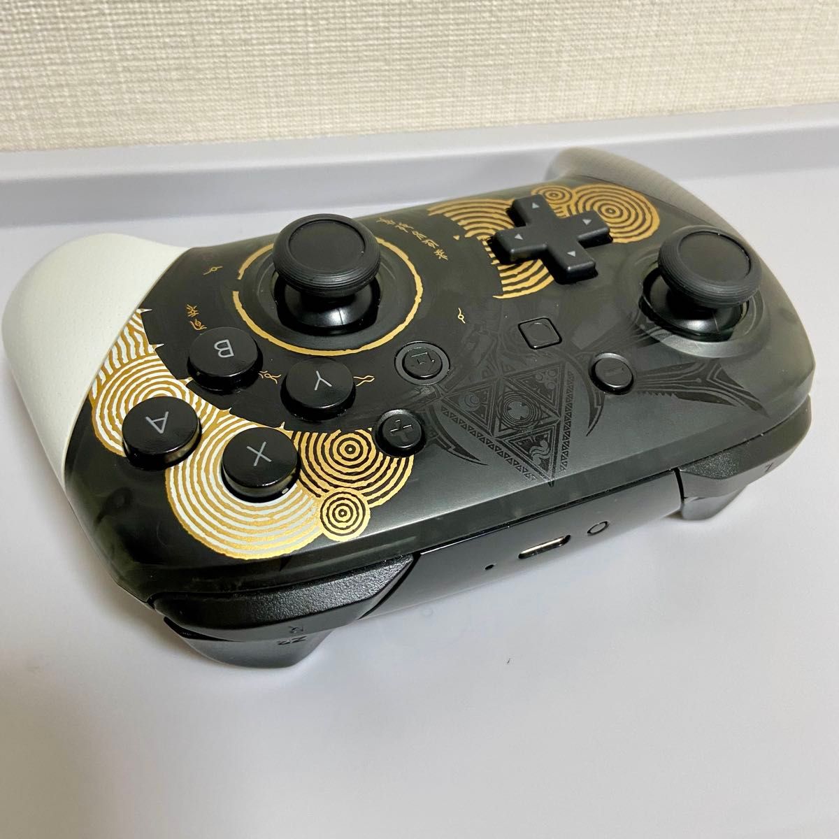 スイッチ本体とプロコンとスマブラソフト、スタンド付き Nintendo Switch 本体 スマブラエディション プロコン ゼルダ