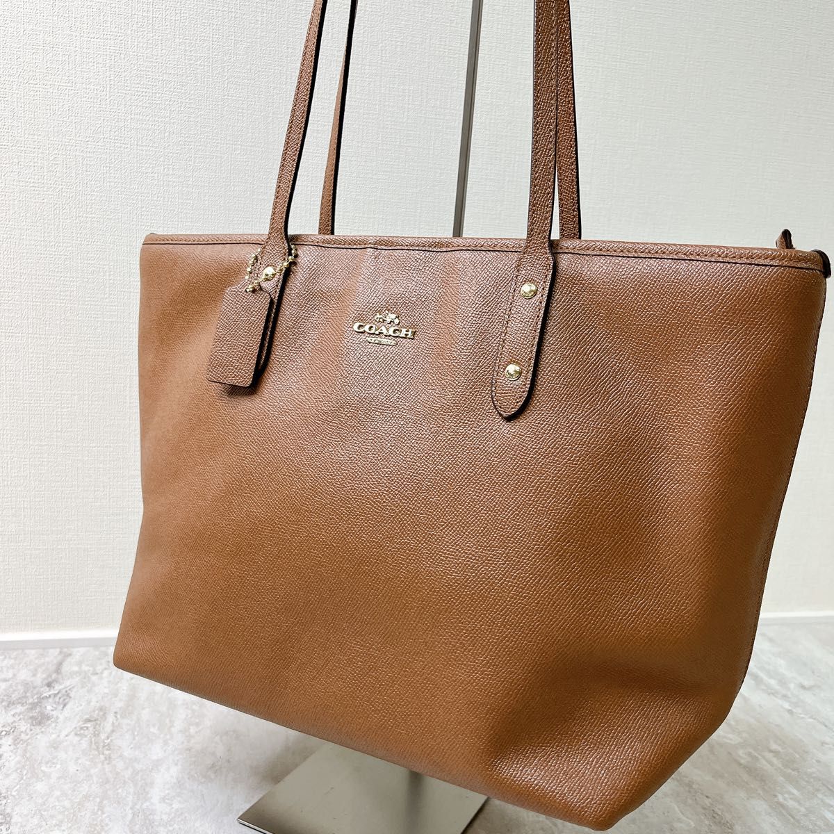 美品 コーチ 大容量 A4 トートバッグ ショルダーバッグ 肩掛け ブラウン 美品 コーチ COACH トートバッグ ライトブラウン A4サイズ収納可