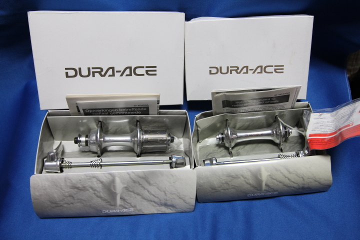 当店在庫してます! シマノ SHIMANO デュラエース 7700 16Hハブ 前後セット 新品 Hn 新品未使用品 DURA-ACE 16穴 HB-7700 FH-7700 ハブ 当店在庫してます! シマノ SHIMANO デュラエース 7700 16Hハブ 前後セット 新品 Hn 新品未使用品 DURA-ACE 16穴 HB-7700 FH-7700 ハブ