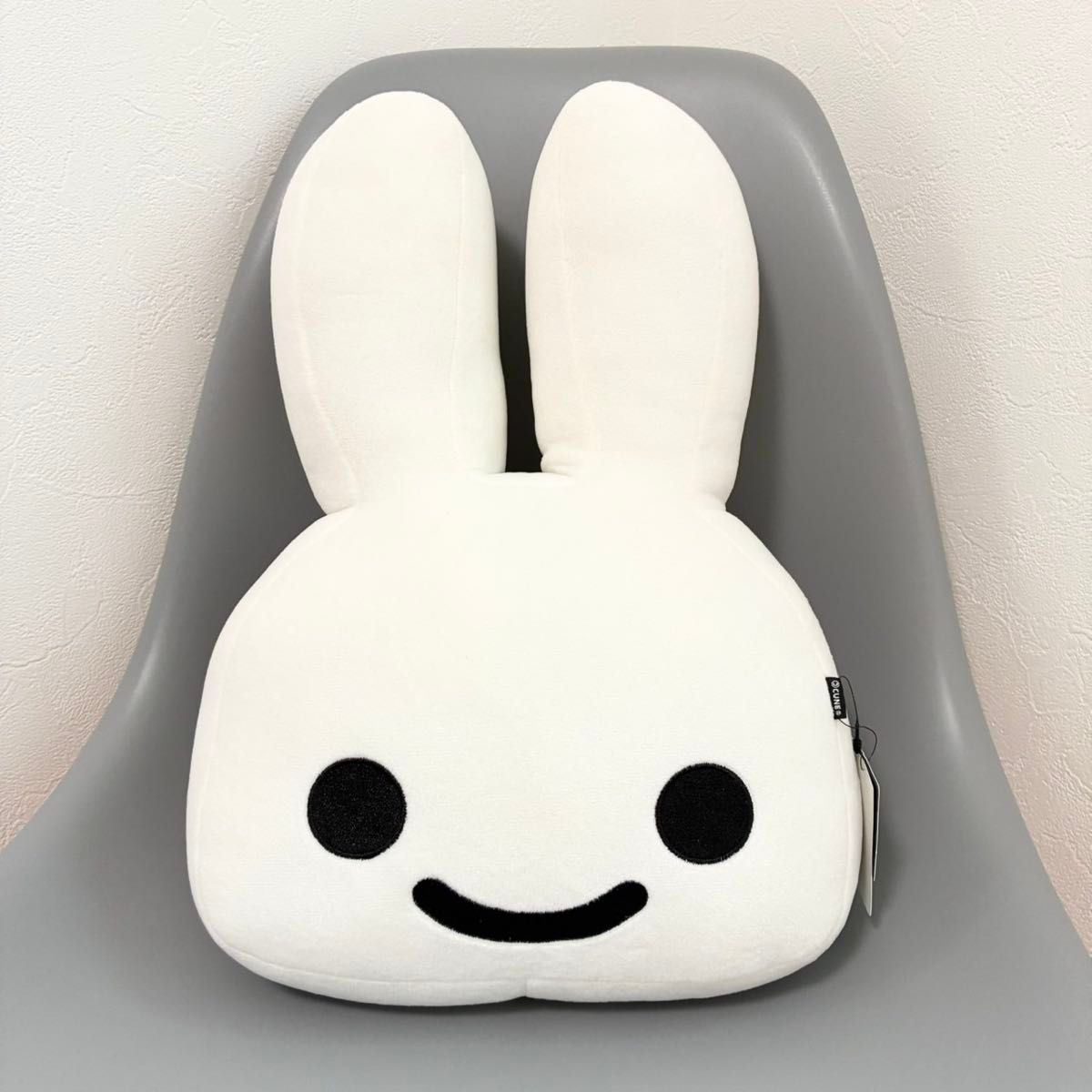 白 ウサギクッション 新品 CUNE タグ付き】 白 ウサギクッション CUNE 完売品 美品 うさぎ