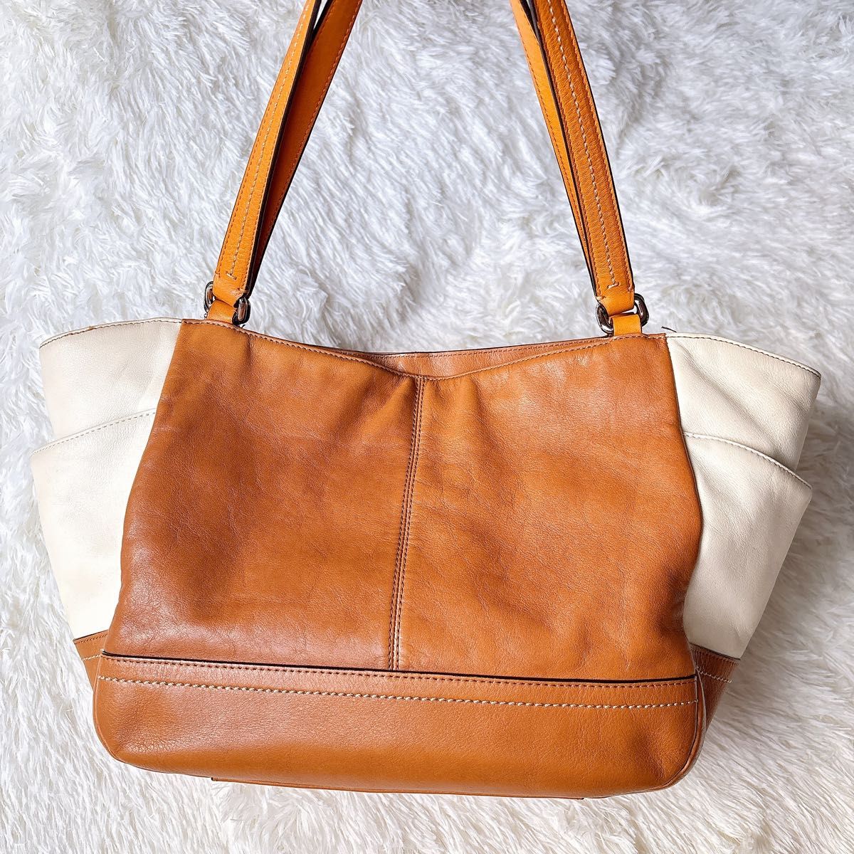 ✨美品✨COACH /コーチバイカラーブラウンレザートートバッグハドソン男女兼用 美品 COACH トートバッグ レザー ブラウン バイカラー たっぷり