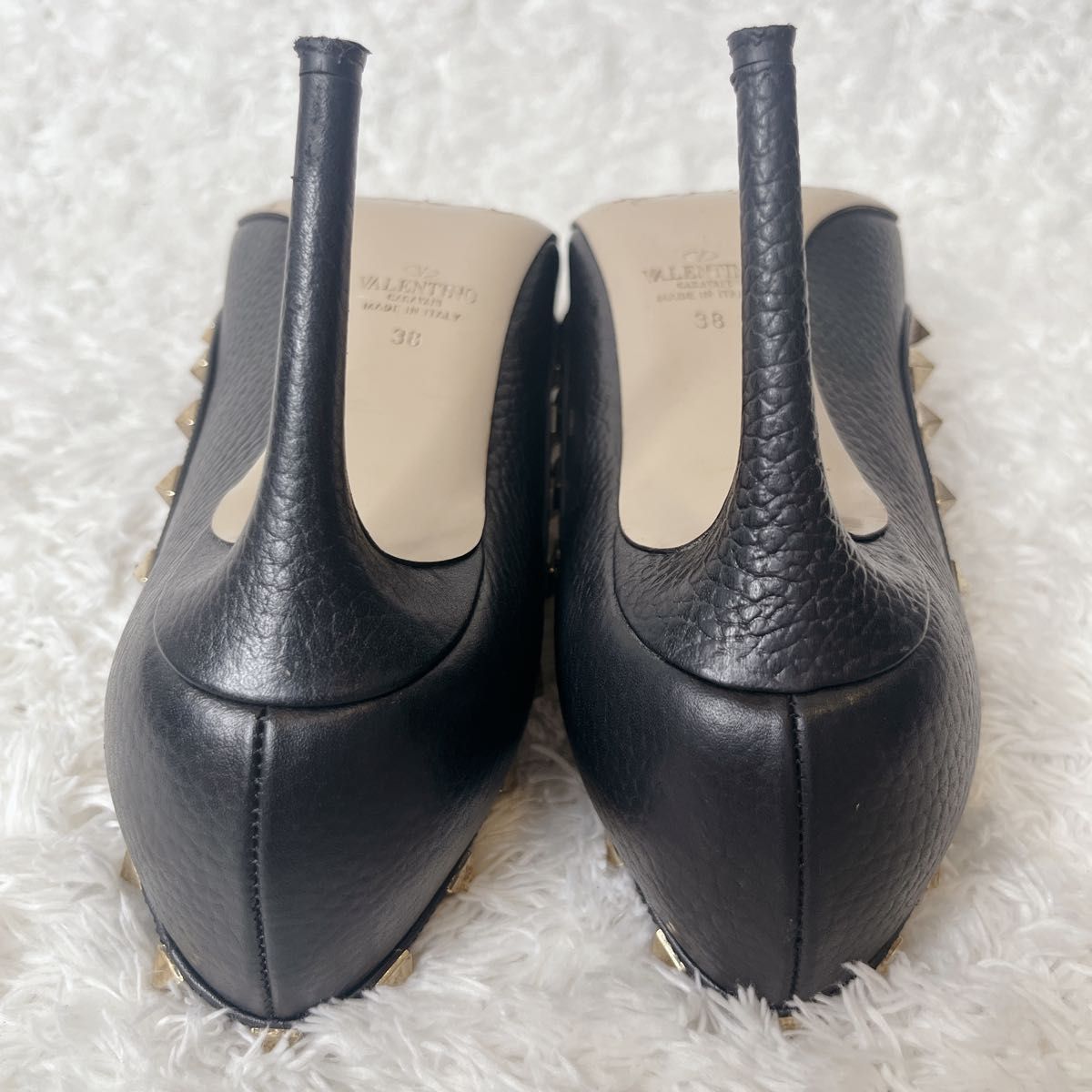 Valentino ロックスタッズ ポインテッドトゥ パンプス 38ハーフ 良品 VALENTINO GARRAVANI ロックスタッズ パンプス ポイン