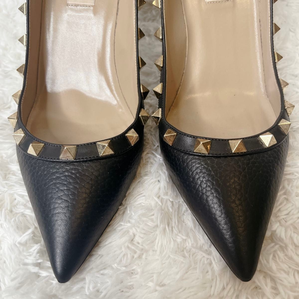 Valentino ロックスタッズ ポインテッドトゥ パンプス 38ハーフ 良品 VALENTINO GARRAVANI ロックスタッズ パンプス ポイン