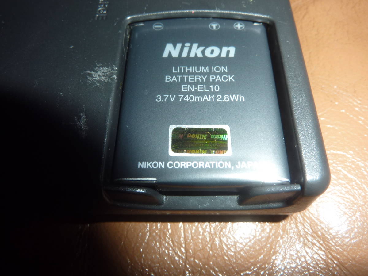 NIKON　純正リチウムイオン電池 EN-EL10　＆ 純正充電器 MH-63 セット　充電ＯＫ電池持続ＯＫ動作品_画像3