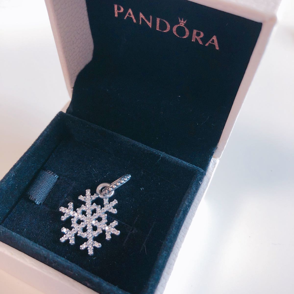 PANDORA パンドラ　ペンダントヘッドSparkling Snowflake