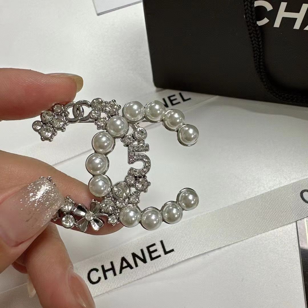 【CHANEL】ブローチ ココマーク パール ロゴ ラインストーン CHANEL シャネル ブローチ パール ラインストーン ココマーク