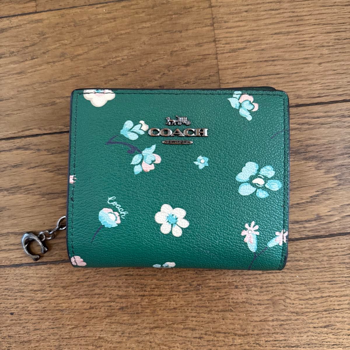 COACH 花柄 二つ折り財布 グリーン COACH 二つ折り財布 花柄 グリーン|Yahoo!フリマ(旧PayPayフリマ)