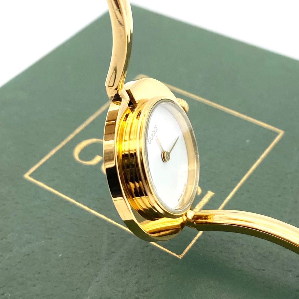 稼働・新品電池 GUCCI チャンジベゼル 11/12 11色 シェリーライン 良品 稼働 新品電池 GUCCI チェンジベゼル レディース腕時計