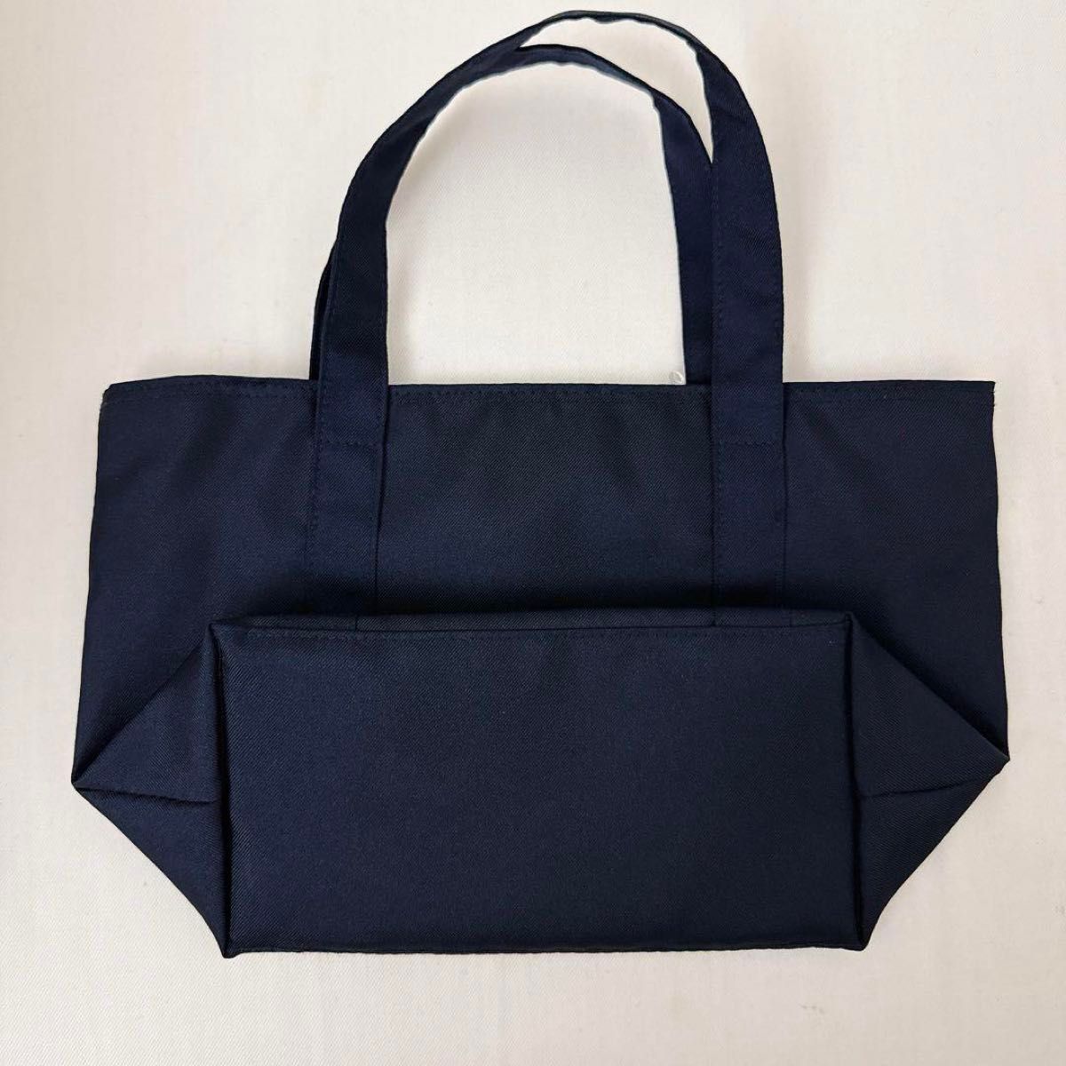 【美品!】familiarファミリア クマ刺繍 ネイビー マザーズバッグ 現行品 ファミリア familiar マザーズバッグ 青系ファミリア