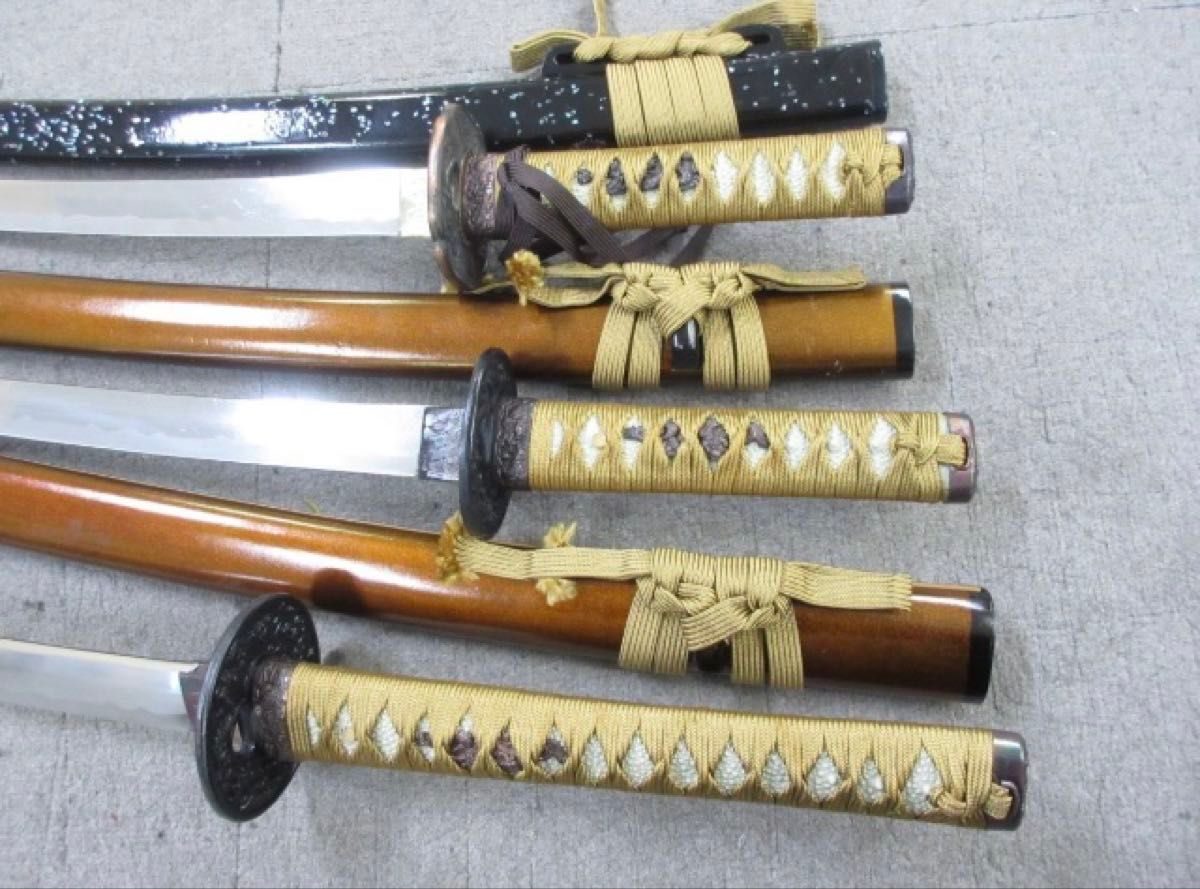 模造刀 日本刀 2本セット③ 中古 模造刀/模倣刀/日本刀武具/拵・打刀・脇差/3本セット