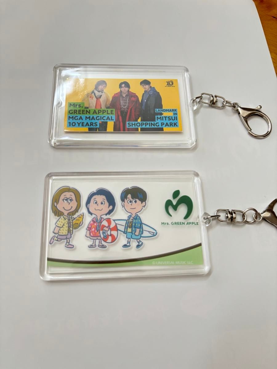 Mrs. GREEN APPLE キーホルダー2種+ステッカー2枚 ららぽーと Mrs GREEN APPLEステッカーとシュー切抜きキーホルダー2点