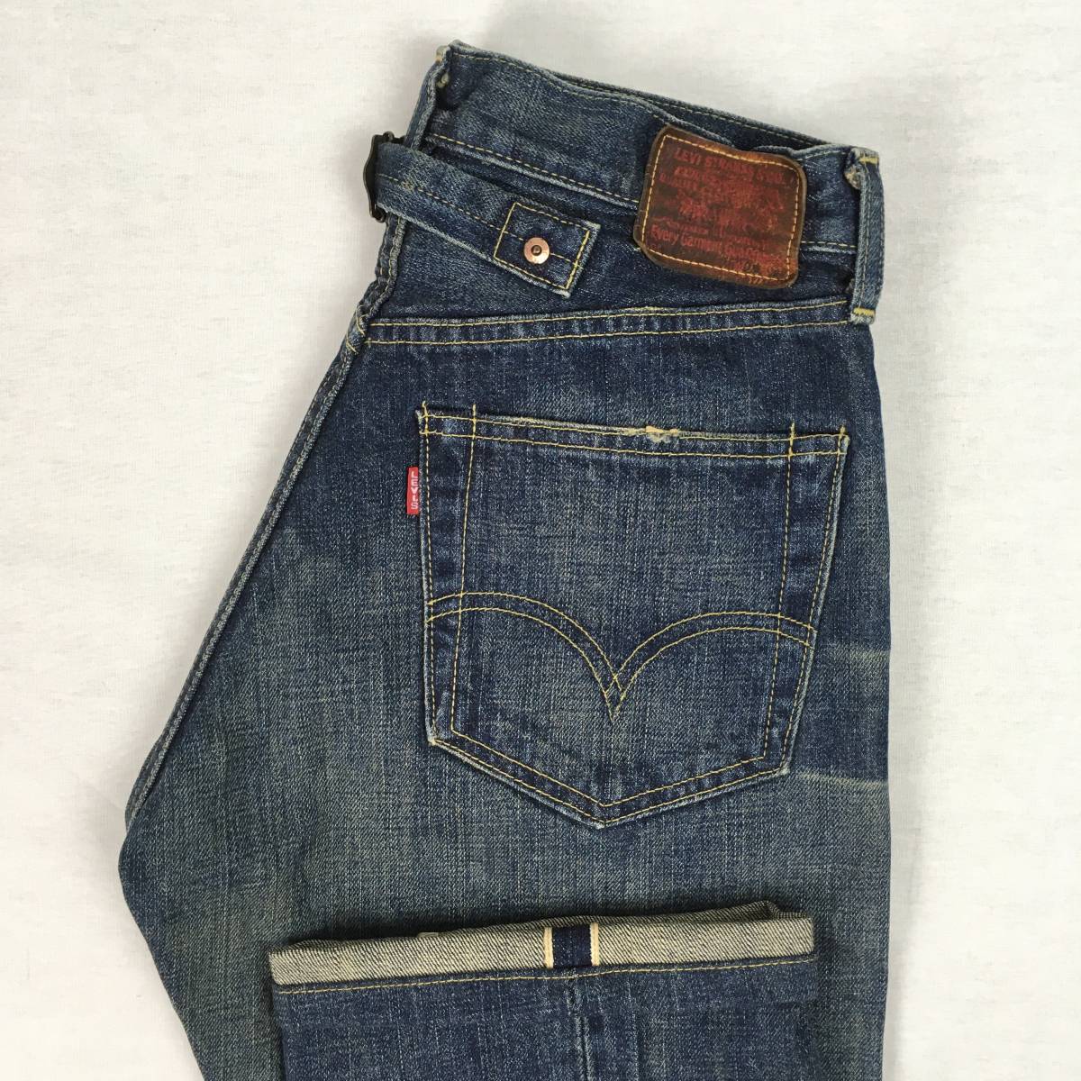 【美品】LEVI'S リーバイス 702-XX BIG'E' 日本製 03年製 W29 L36 赤耳 復刻 セルビッチ 隠しリベット シンチバック ユーズド/ダメージ加工_画像1