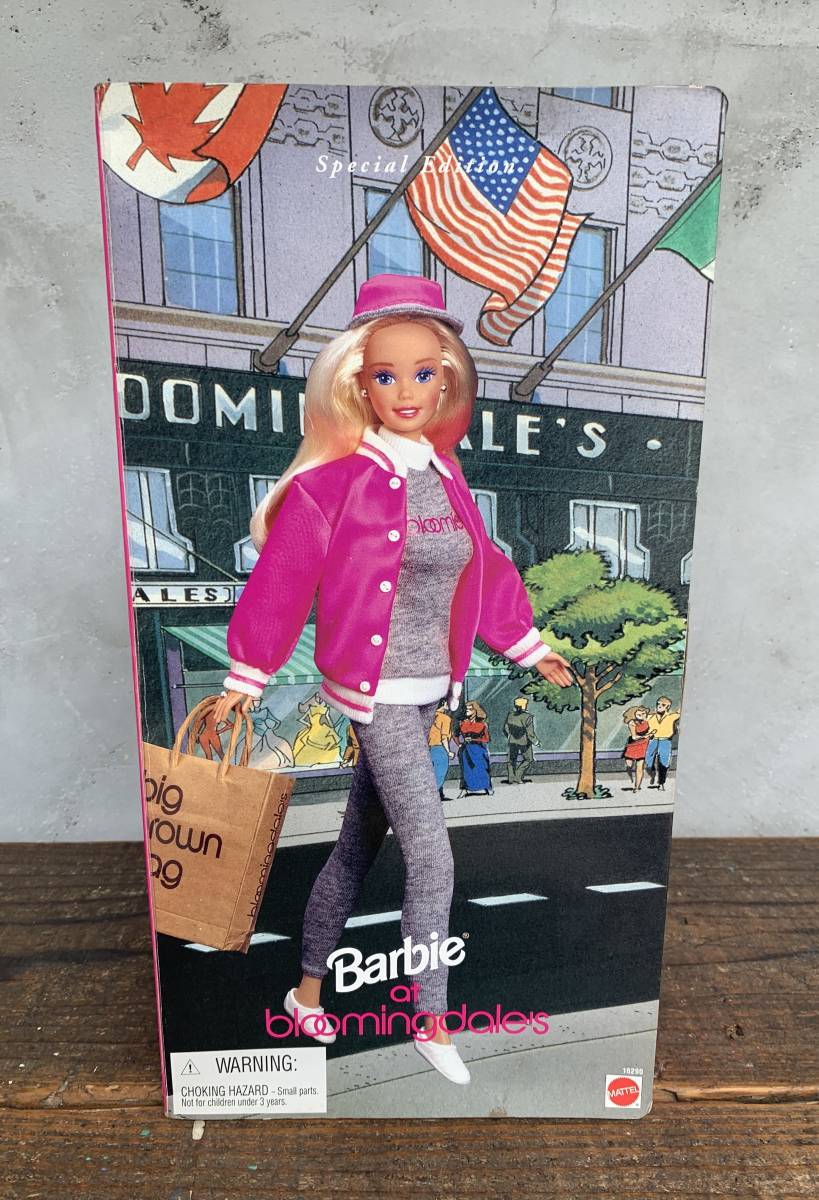 免税物品  マテル人形 Barbie バービー　本体 大人 雨の日が似合う 本体のみ⭐ おもちゃ/人形