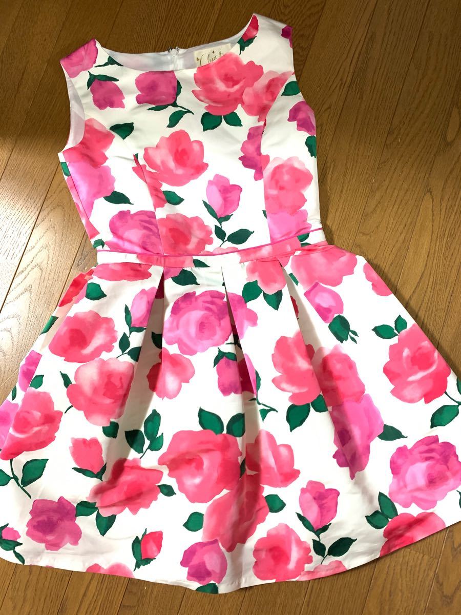 Paypayフリマ チェスティ Chesty 花柄ワンピース Paypayフリマ チェスティ Chesty 花柄ワンピース