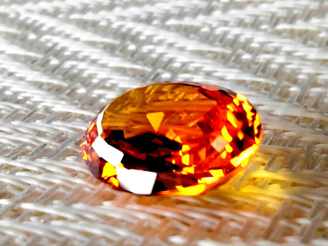 【値下げ可】◎送料無料◎蔵くら◎　オレンジ色の　大粒　トパーズ　ルース　２１．５ｃｔ　◎200806　J1　和装 着物 宝石 ダイヤ_画像2