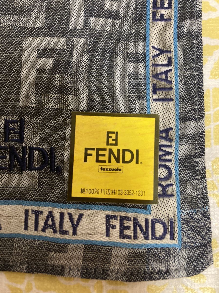 希少！/新品/FENDI/ハンカチ/正規品/フェンディ/未使用/即決/ズッカ柄/匿名発送/スカーフ/綿100%/メンズ/紳士用/50cm/ネイビー/灰色 058の画像2