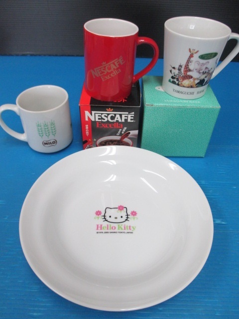 【洋食器・非売品セット】★NESCAFE／MILO　他★マグカップ　3個　ハローキティ　キティちゃん　中皿　プレート　バラエティ　未使用あり　