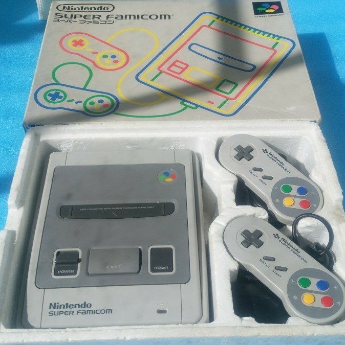 スーパーファミコン本体一式すぐ遊べる。