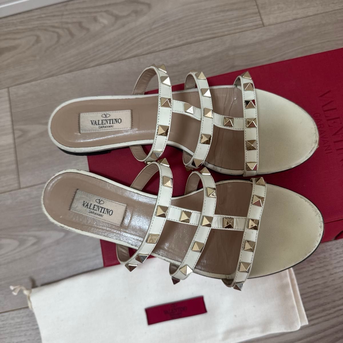 美品 希少 ヴァレンティノ ロックスタッズ フラットサンダル マルチカラー VALENTINO ロックスタッズ フラットスライドサンダル 36ハーフ