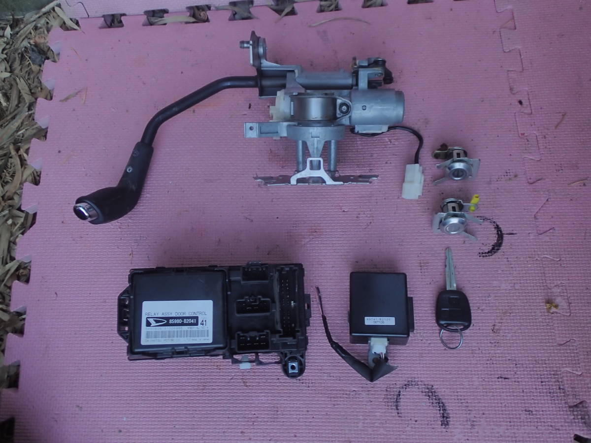 中古品 ムーブカスタム L150S 後期 キーシリンダーセット キーレス付 2WD AT NA 動作OK ⑤ 想像を超えての 中古品 ムーブカスタム L150S 後期 キーシリンダーセット キーレス付 2WD AT NA 動作OK ⑤ 想像を超えての