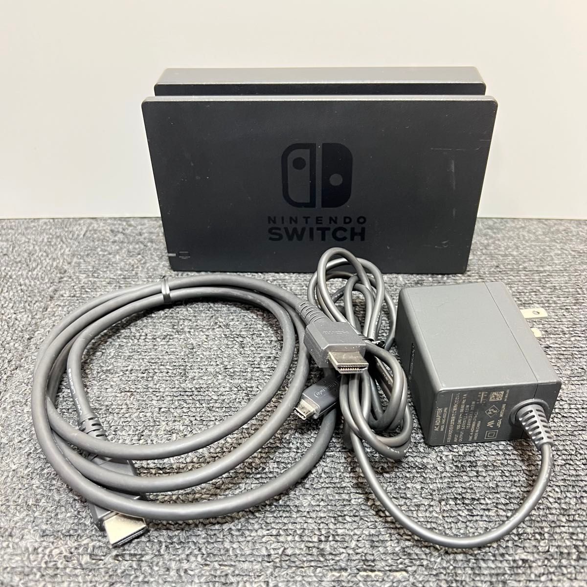 Nintendo Switch グレー 本体 充電器 HDMIケーブル付き ニンテンドースイッチ Switch ドック・HDMIケーブル・充電器
