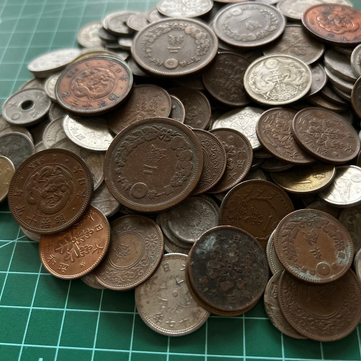 ぜ*ん様 古銭まとめ 約10kg 銀貨 銅貨大量 古銭 まとめ売り 銀貨 銅貨 その他色々 約520グラム|Yahoo