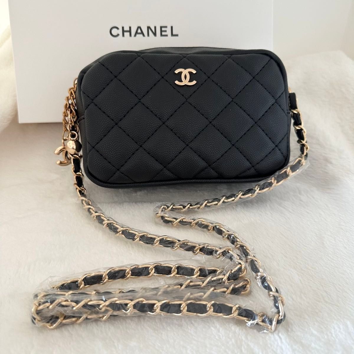 CHANEL ブラック キルティング ショルダーバッグ ノベルティ Chanel シャネル ノベルティ チェーンショルダーバッグ ブラック