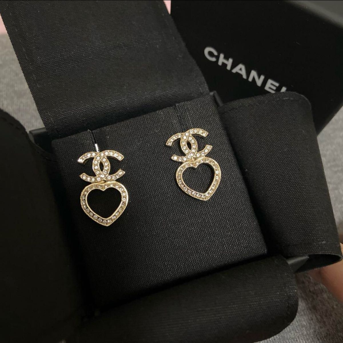CCロゴが華やか♡【CHANEL】お花モチーフ パールピアス 美品】シャネル ピアス フラワー花 ラインストーン パール CC