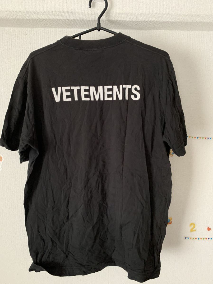 即納&大特価】 vetements ヴェトモン Tシャツ 黒 バックロゴ その他