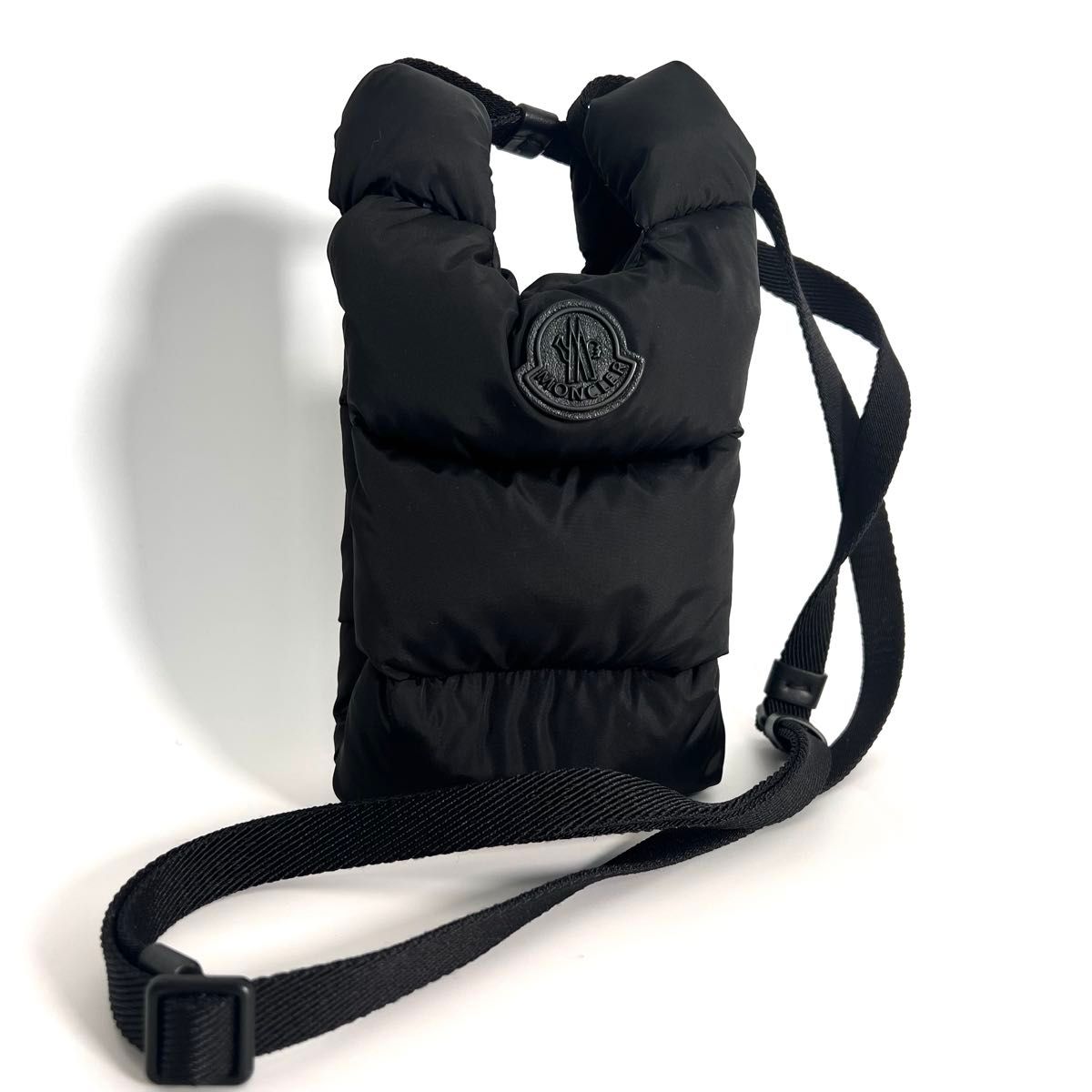 パリ直営店買付!【MONCLER】Amoebaクロスボディポシェット☆3色 価格相談可能】ほぼ未使用 MONCLER モンクレール レジェール