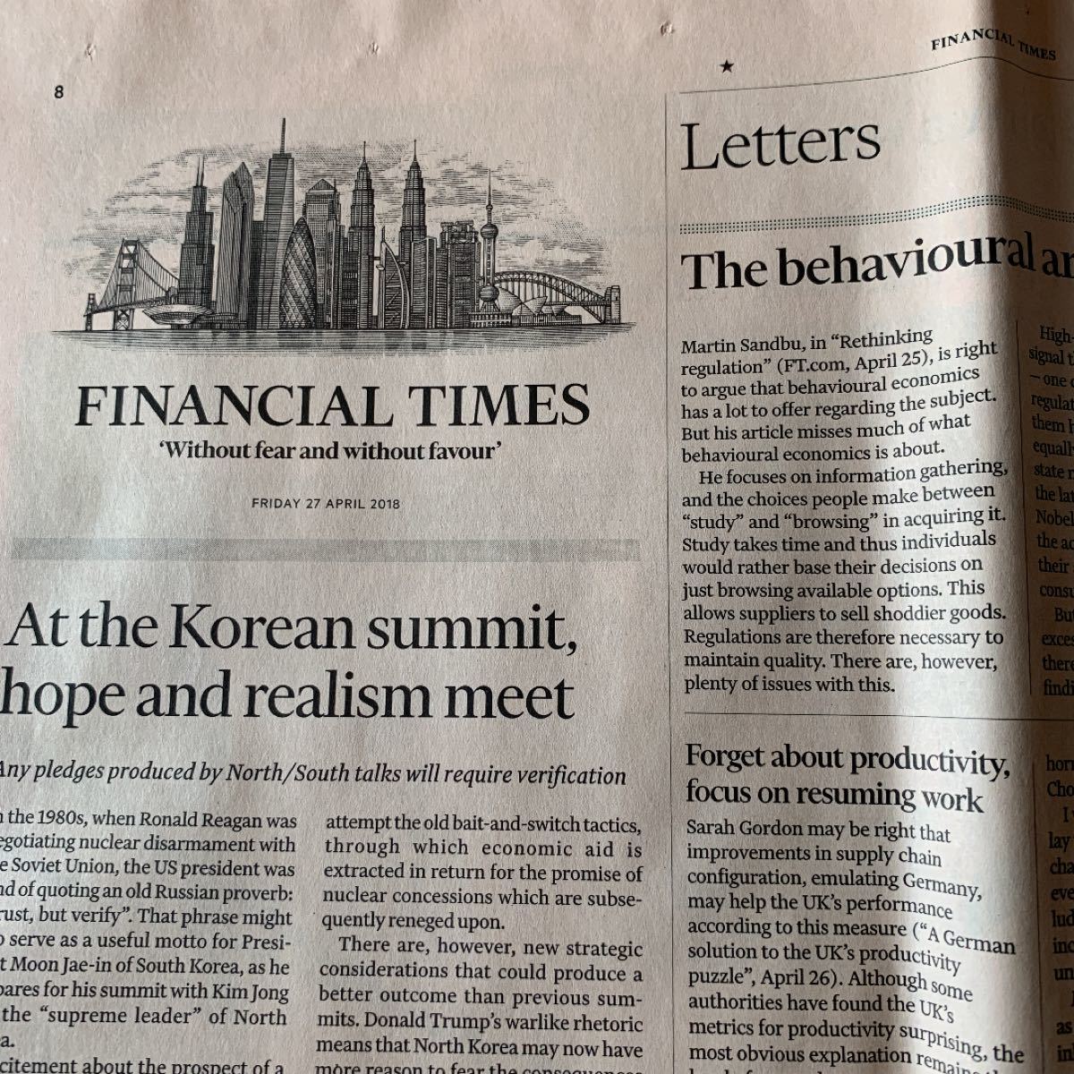 Paypayフリマ 英字新聞ft イギリスのサーモンピンク色の新聞紙です Paypayフリマ 英字新聞ft イギリスのサーモンピンク色の新聞紙です