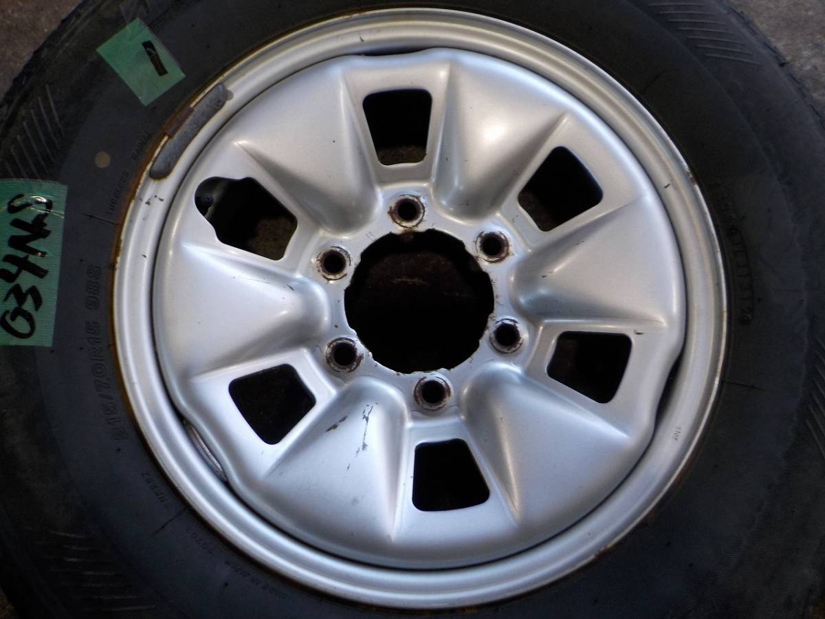 （034NS）【215/70Ｒ15】ハイエース/キャラバン等に　中古タイヤ＋ホイール 【15×6J 139.7/6H】4本セット_画像2