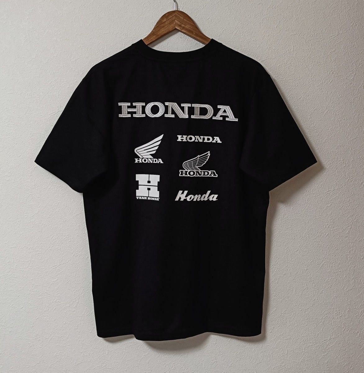 ブラック Tシャツ ロゴプリント 新品・未使用・タグ付き】HONDA フロントロゴ刺繍&バックロゴ