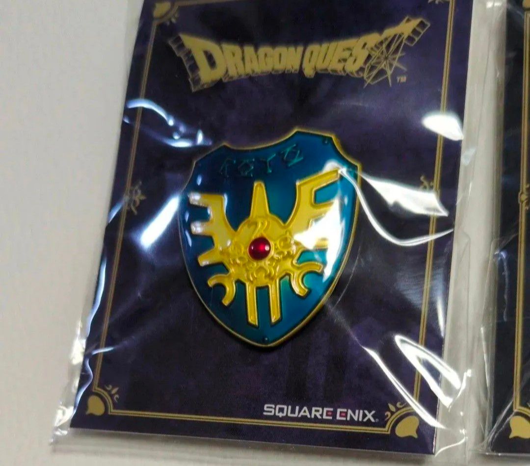 新品未開封 ドラゴンクエスト ロトの剣・ロトの盾 ·ちいさなメダル3点セット ドラゴンクエスト ドラクエ ピンズ ピンバッジ 冒険の書