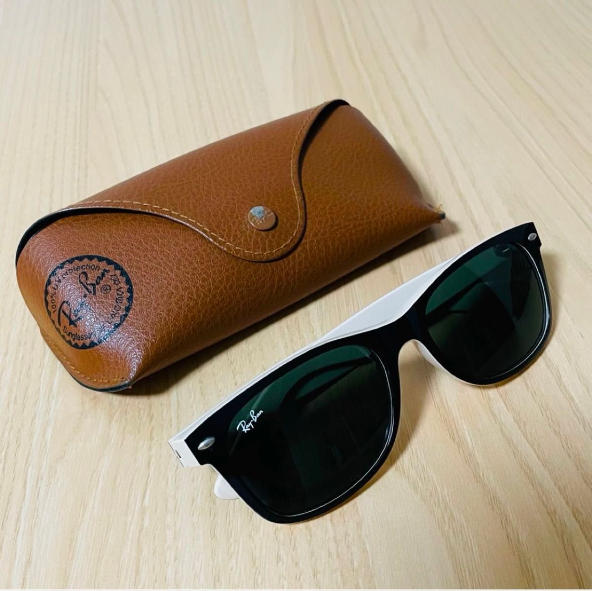 【美品】Ray-Ban NEW WAYFARER サングラス ケース付き 美品】Ray-Ban NEW WAYFARER バイカラーフレーム ケース付属