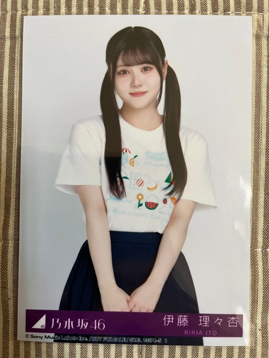 乃木坂46伊藤理々杏 モバイル NOGI A/W 2024 フォトTシャツ 1枚 乃木坂46 same numbers 生写真 伊藤理々杏|Yahoo!フリマ(旧