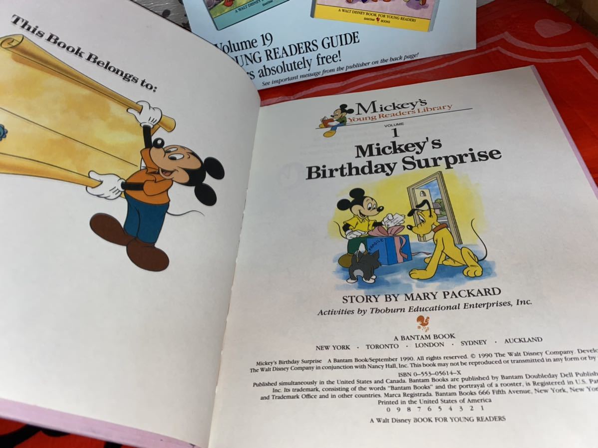 ☆Mickey's Birthday Surprise Mickey's Young Readers Library Vol. 1 BANTAM BOOKS 洋書 絵本 ミッキーマウス ディズニー_画像6