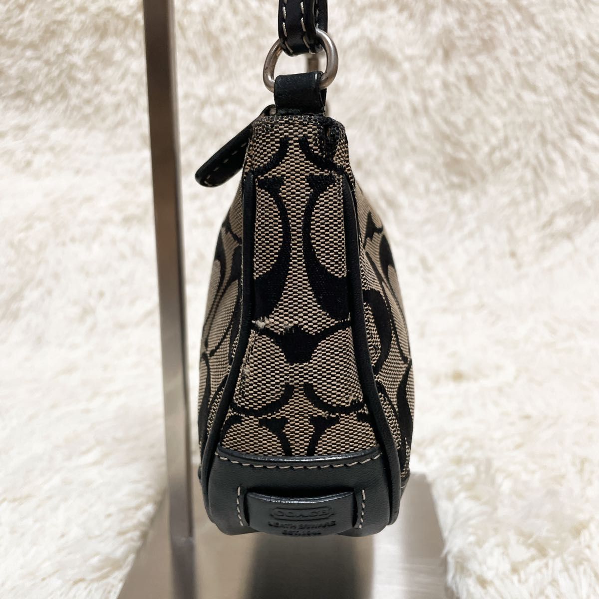 未使用級 コーチ ハンドバッグ アクセサリーポーチ ナイロン ファー 肩掛け◎ COACH コーチ アクセサリーポーチ ワンショルダーバッグ 肩掛け