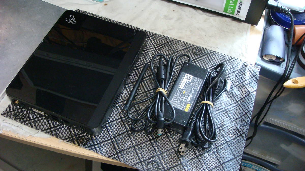 Windows10 Intel ATOM N270 1.6GHz メモリ2GB SSD80GB ASUS Eee BOX AS B202 送料無料