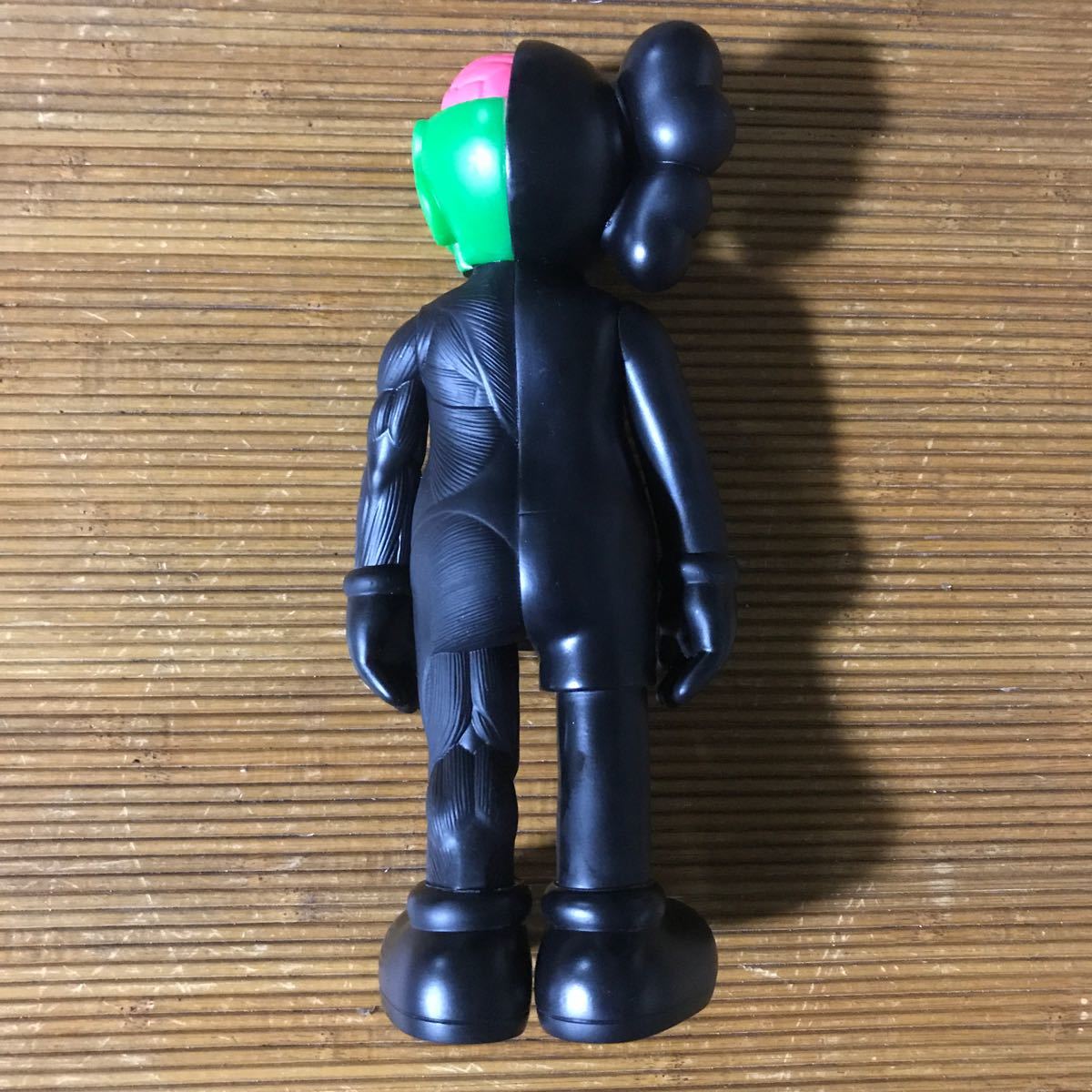 カウズ フィギュア kaws 約20センチ｜Yahoo!フリマ（旧PayPayフリマ）