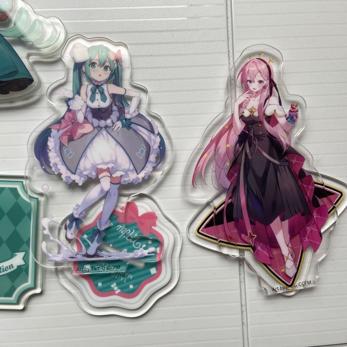 巡音ルカ アクリルスタンド 缶バッジ ぬいぐるみキーホルダー等 まとめ売り 初音ミク 巡音ルカ アクリルスタンド 缶バッジ アクリル