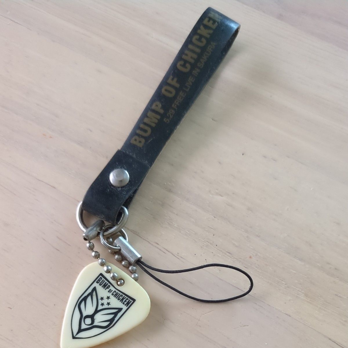 BUMP OF CHICKEN レア版とキーホルダー レアBUMP OF CHICKEN ストラップ 2点セット 佐倉限定ライブ 限定