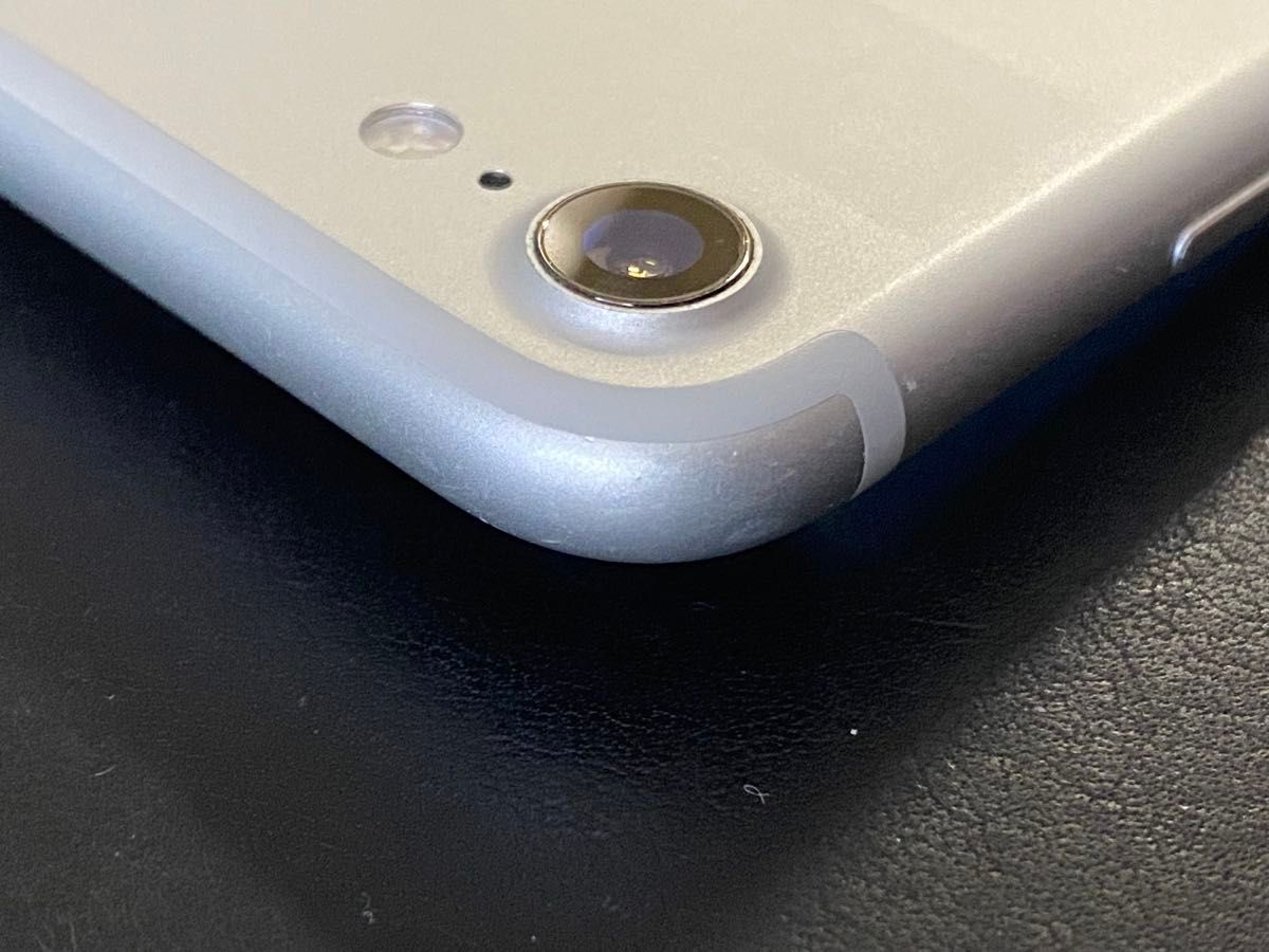 iPhone7 32gb シルバー 最大容量80% SIMロック解除済み iPhone7 32GB シルバー SIMロック解除済み 電池残量は87%本体