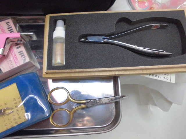  manicure set various scissors 4ps.@ attaching 