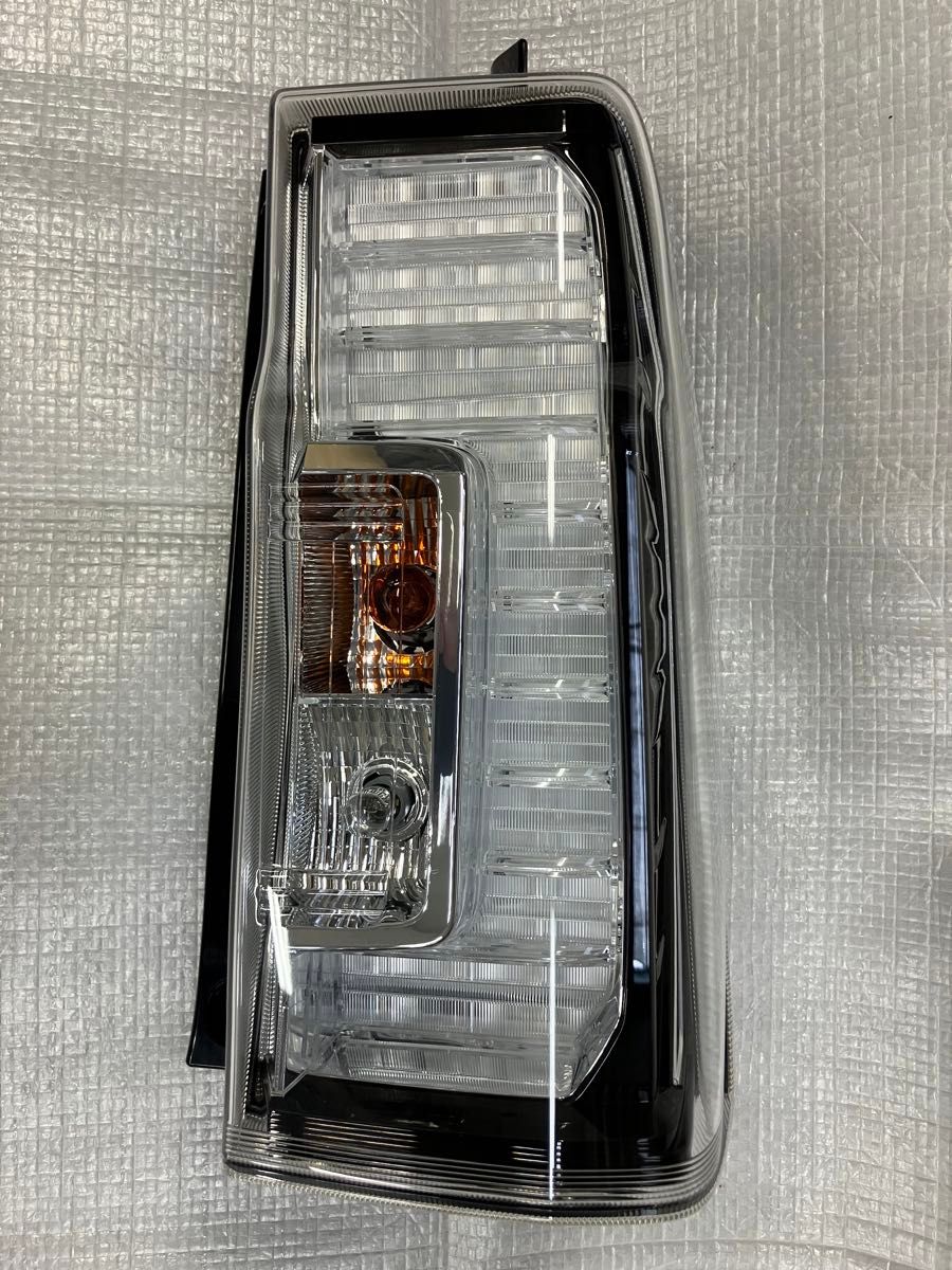 ダイハツ タントカスタム 右テール ダイハツ タントカスタムLA600S右純正テール インナーブラック