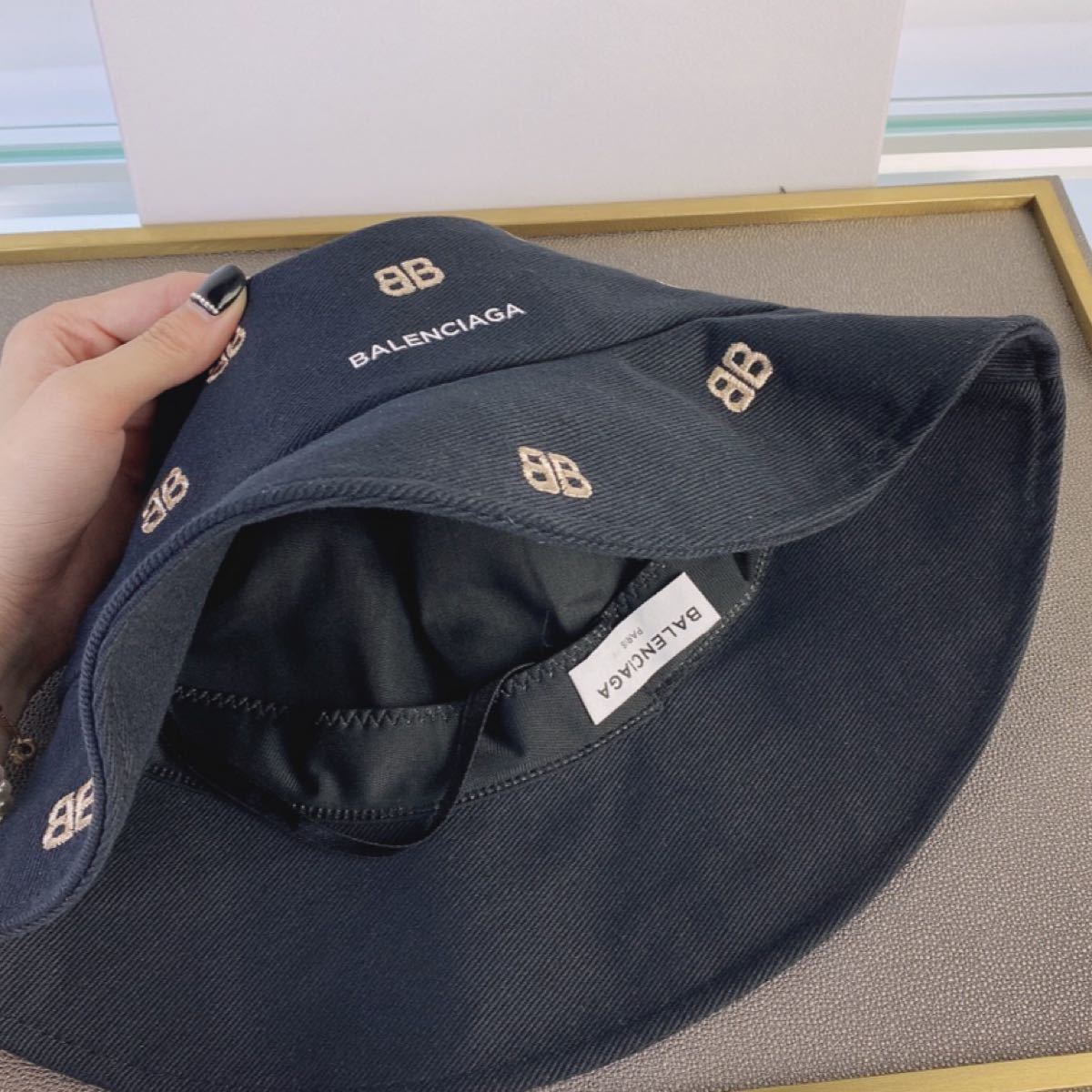 BALENCIAGA バケットハット|Yahoo!フリマ(旧PayPayフリマ) BALENCIAGA バケットハット|Yahoo!フリマ(旧PayPayフリマ)
