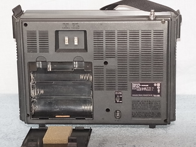 Panasonic [RF-2600LBS /DR26] FM76~95MHZ. modification Europe specification disassembly maintenance adjusted . goods, specification frequency is little. control number 20031320
