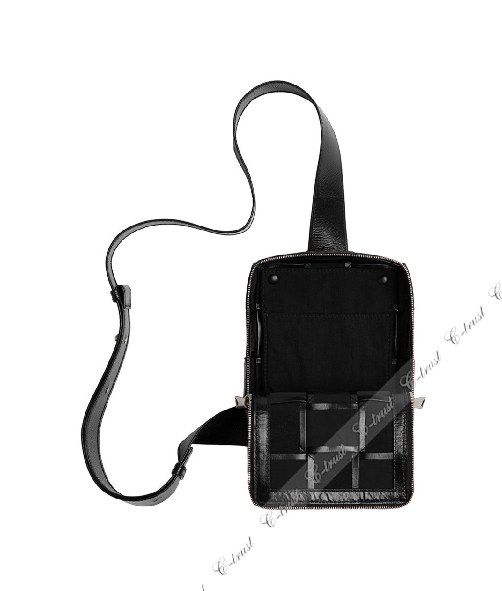 K534.. BOTTEGA VENETA ボッテガ ヴェネタ カセット スリングバッグ ベルトバッグ クロスボディ イントレ イタリア制 ★ 8803 ブラック