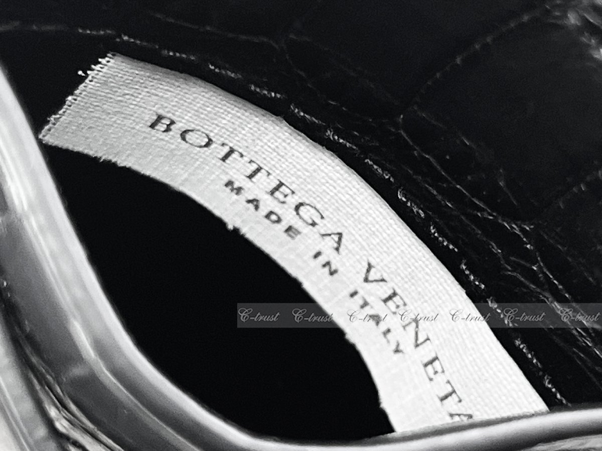 L784.. BOTTEGA VENETA ボッテガ ヴェネタ ID カード ホルダー リアルクロコ アリゲーター ストラップ イタリア制 ★ 8803 ブラック